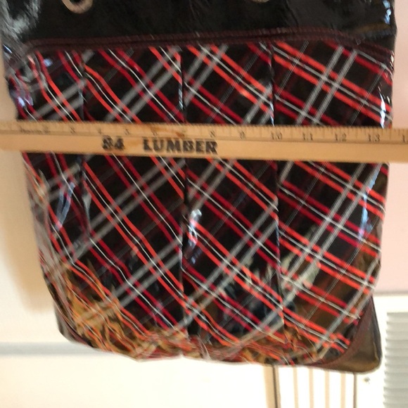 Vera Bradley Frill with pouch included - Picture 9 of 10